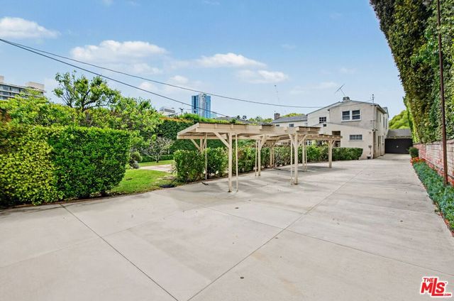 608 Trenton Drive, Beverly Hills, CA 90210