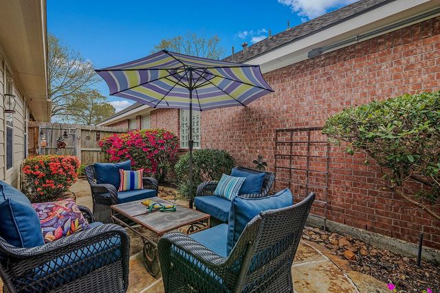 50 S Dylanshire Circle, Conroe, TX 77384