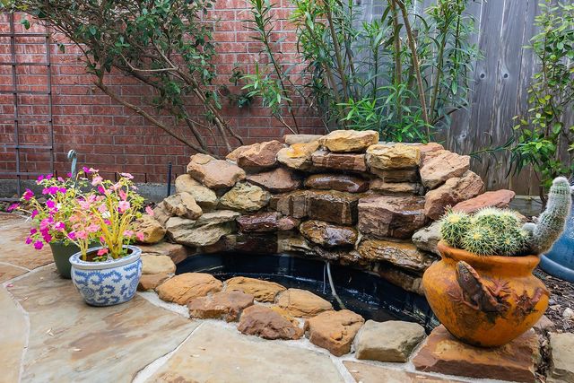 50 S Dylanshire Circle, Conroe, TX 77384