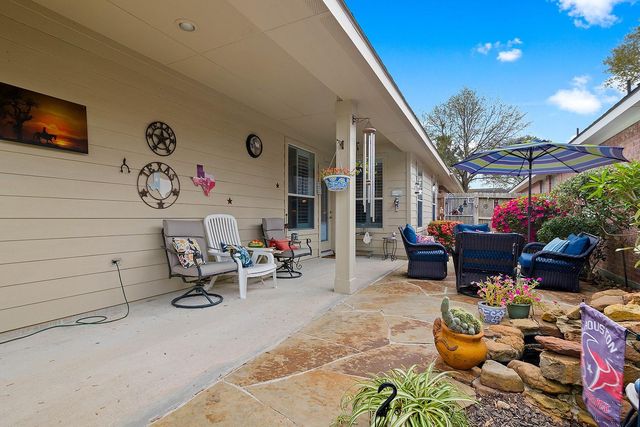 50 S Dylanshire Circle, Conroe, TX 77384