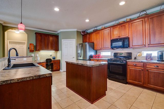 50 S Dylanshire Circle, Conroe, TX 77384