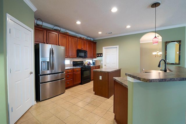 50 S Dylanshire Circle, Conroe, TX 77384