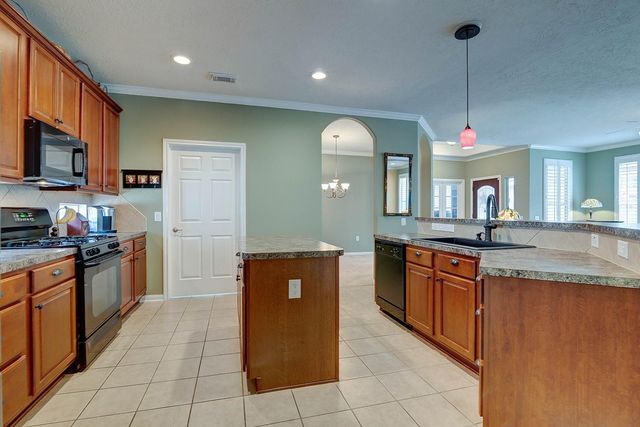 50 S Dylanshire Circle, Conroe, TX 77384