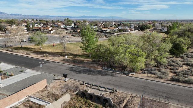 386 Pecos Loop SE, Rio Rancho, NM 87124