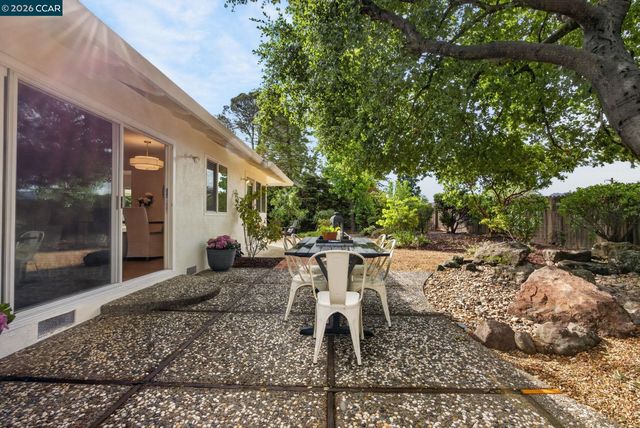 887 Appaloosa Dr, Walnut Creek, CA 94596