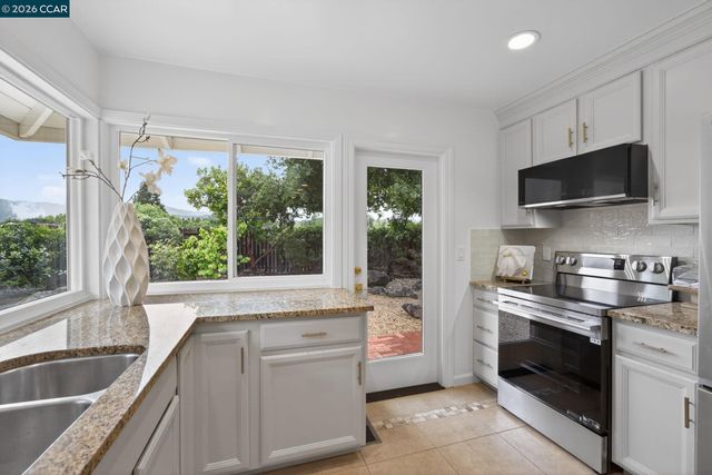 887 Appaloosa Dr, Walnut Creek, CA 94596