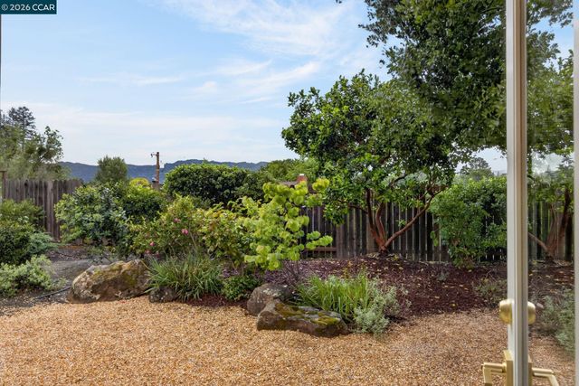 887 Appaloosa Dr, Walnut Creek, CA 94596