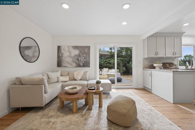 887 Appaloosa Dr, Walnut Creek, CA 94596