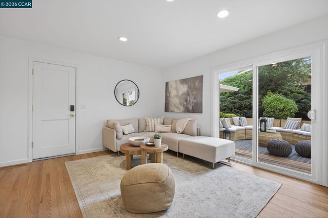 887 Appaloosa Dr, Walnut Creek, CA 94596