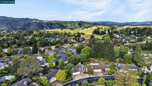 887 Appaloosa Dr, Walnut Creek, CA 94596