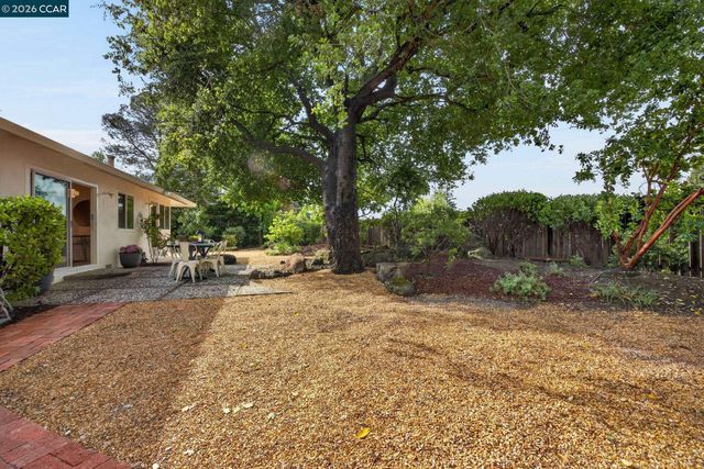 887 Appaloosa Dr, Walnut Creek, CA 94596