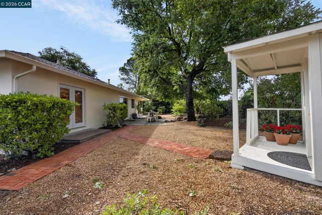 887 Appaloosa Dr, Walnut Creek, CA 94596