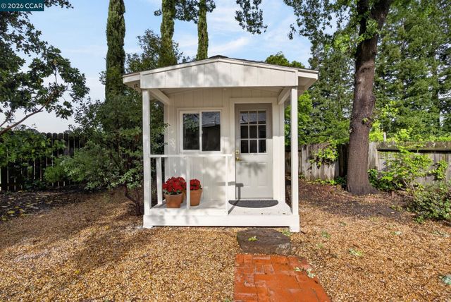 887 Appaloosa Dr, Walnut Creek, CA 94596