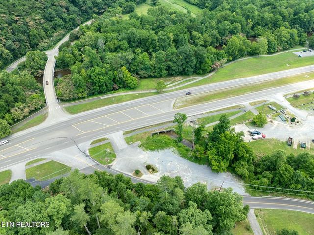 7018 E Lamar Alexander Pkwy, Townsend, TN 37882