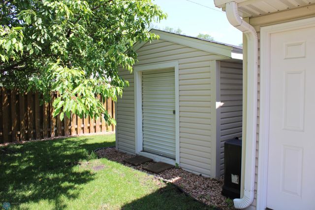 509 24th Avenue N, Fargo, ND 58102