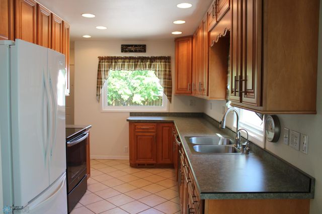 509 24th Avenue N, Fargo, ND 58102