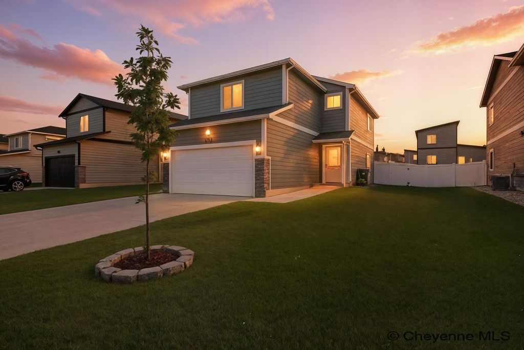 1536 ALYSSAELAINE DR, Cheyenne, WY 82007