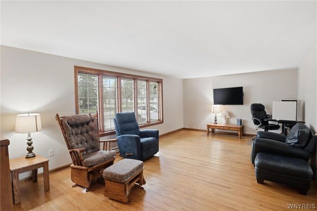 18 Hoover Parkway, Lockport City, NY 14094