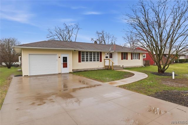 18 Hoover Parkway, Lockport City, NY 14094