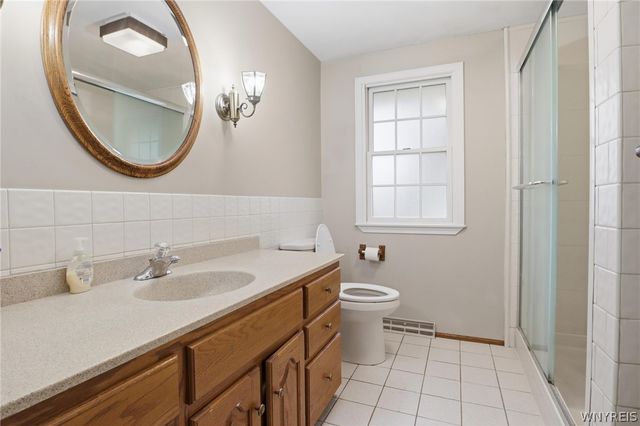 18 Hoover Parkway, Lockport City, NY 14094