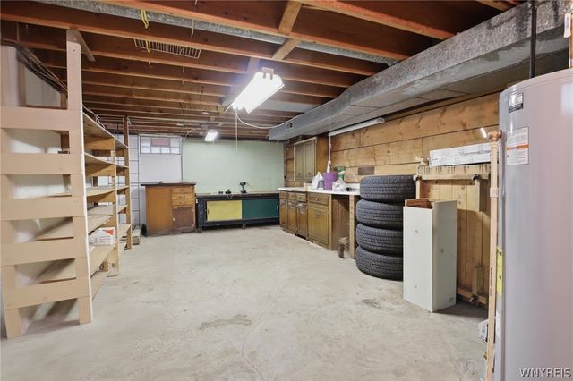 18 Hoover Parkway, Lockport City, NY 14094