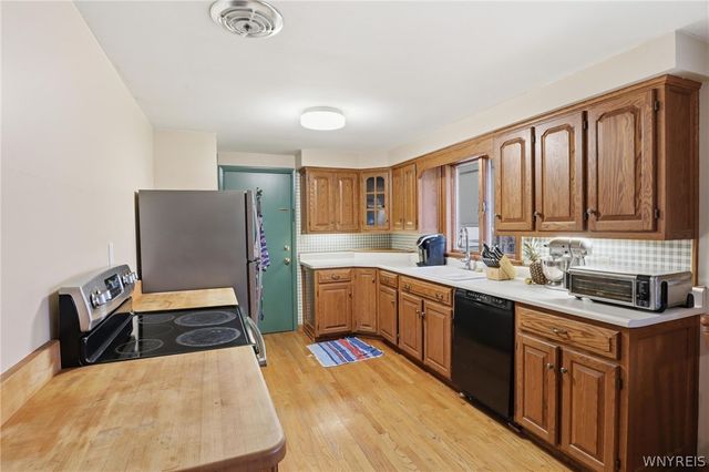 18 Hoover Parkway, Lockport City, NY 14094