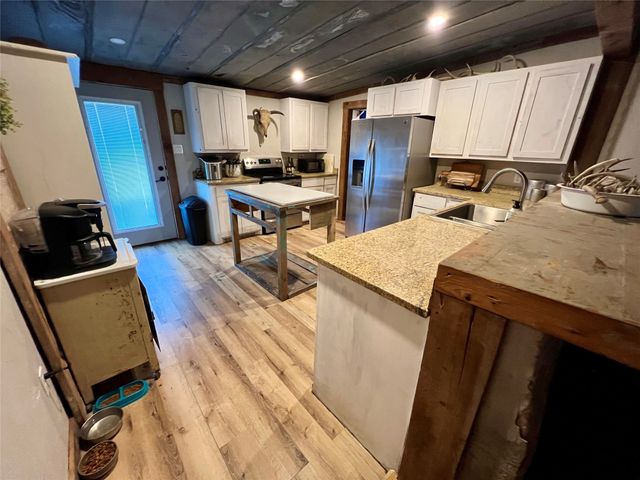 544 Hcr 2122 W, Aquilla, TX 76622