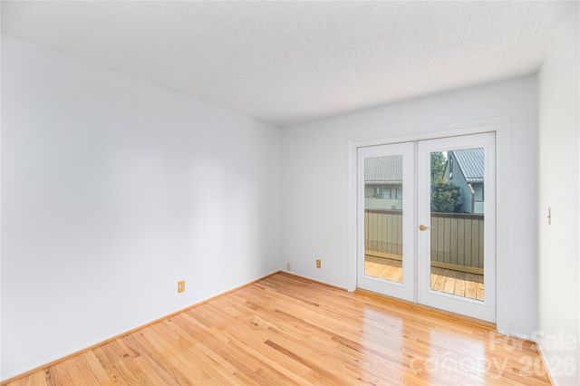 30 Maple Ridge Lane, Asheville, NC 28806