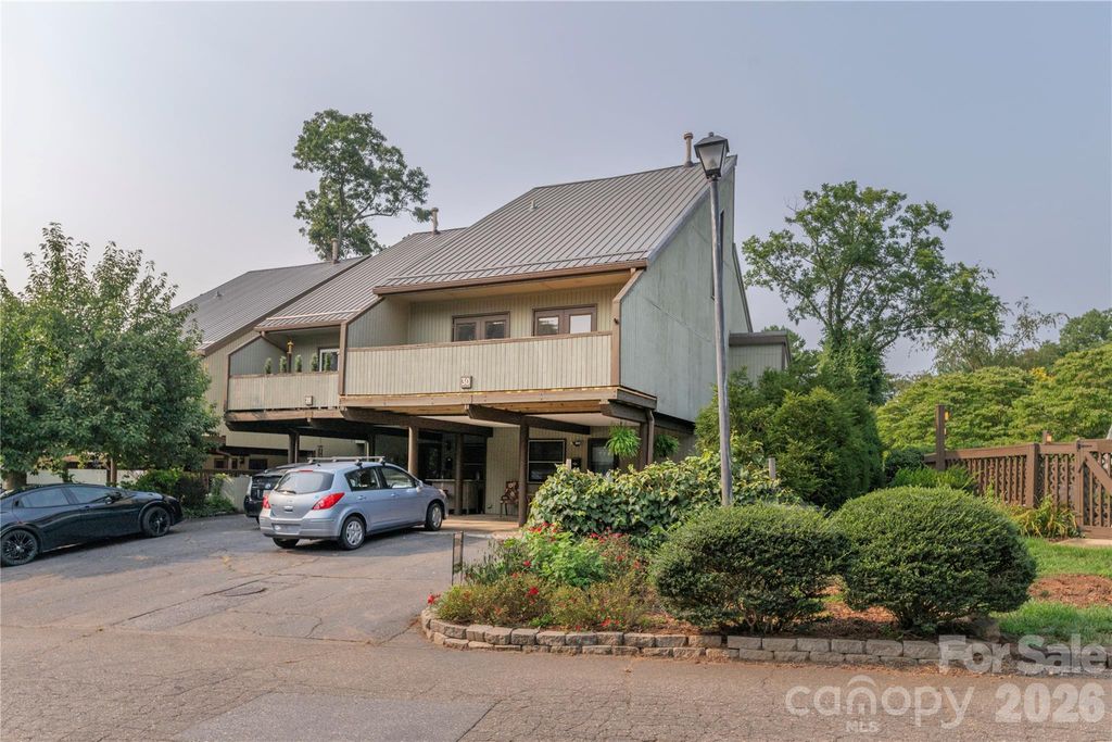 30 Maple Ridge Lane, Asheville, NC 28806