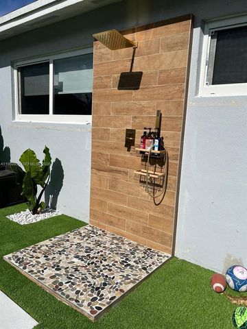 19500 SW 97th Pl, Cutler Bay, FL 33157