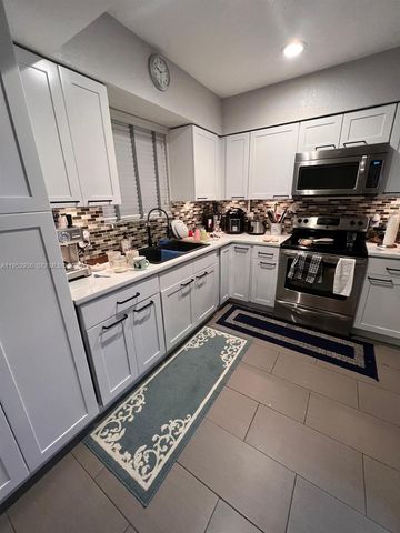 19500 SW 97th Pl, Cutler Bay, FL 33157