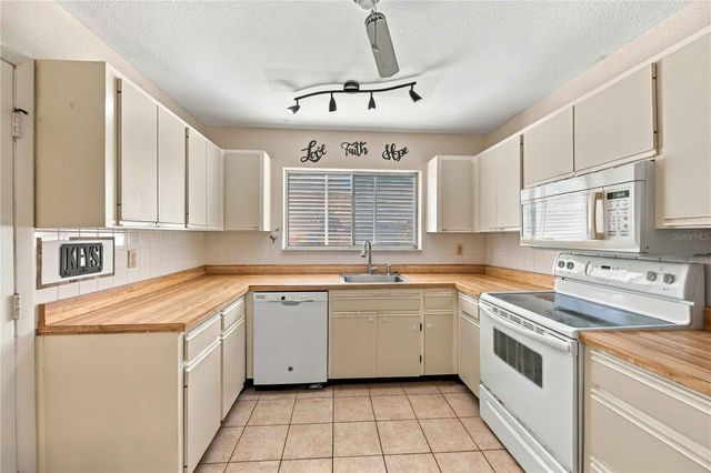5858 KENWOOD DRIVE, North Port, FL 34287