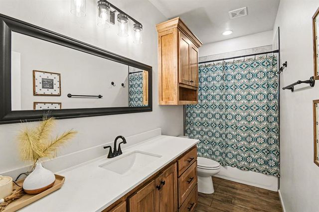 180 Meadow Lark Lane, Blanchard, OK 73010