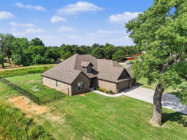 180 Meadow Lark Lane, Blanchard, OK 73010