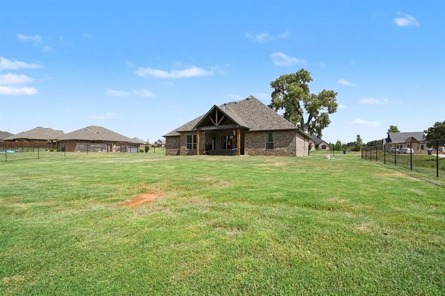 180 Meadow Lark Lane, Blanchard, OK 73010