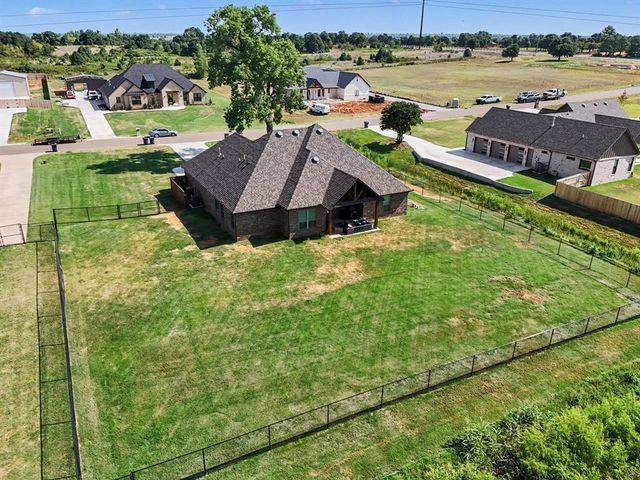 180 Meadow Lark Lane, Blanchard, OK 73010