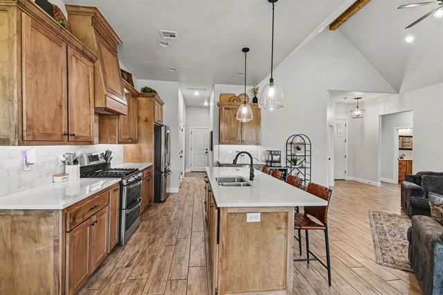 180 Meadow Lark Lane, Blanchard, OK 73010