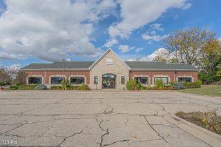 625 N Bridgeport Terrace, Lindenhurst, IL 60046
