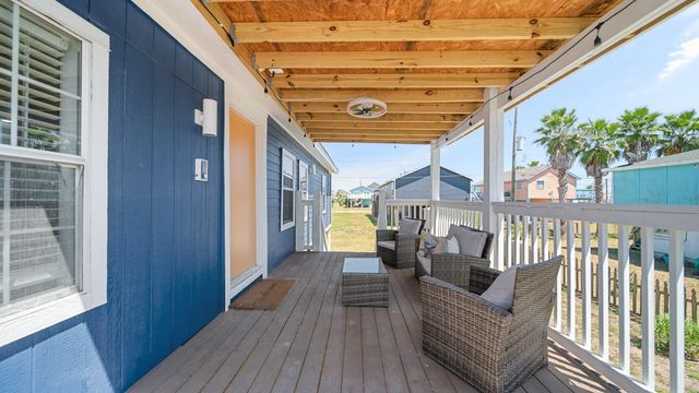 4017 Las Palmas Street, Galveston, TX 77554