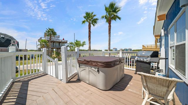 4017 Las Palmas Street, Galveston, TX 77554