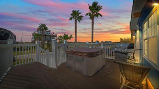 4017 Las Palmas Street, Galveston, TX 77554