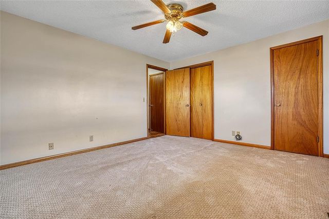 2724 S Chapman Road, Clinton, OK 73601