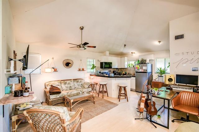 2400 Thornton RD B, Austin, TX 78704