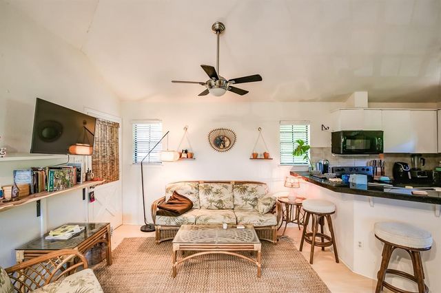 2400 Thornton RD B, Austin, TX 78704