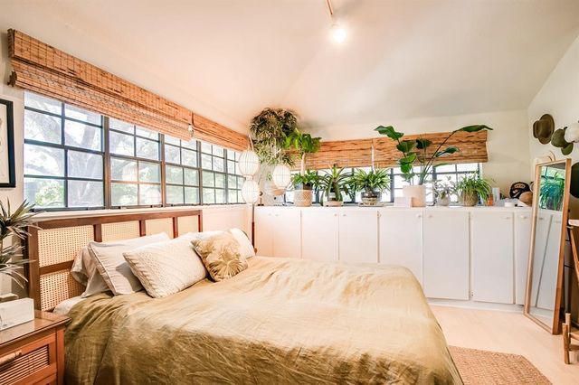 2400 Thornton RD B, Austin, TX 78704