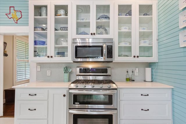 901 N Magnolia Avenue, Hubbard, TX 76648