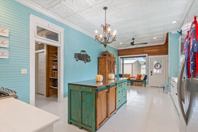 901 N Magnolia Avenue, Hubbard, TX 76648