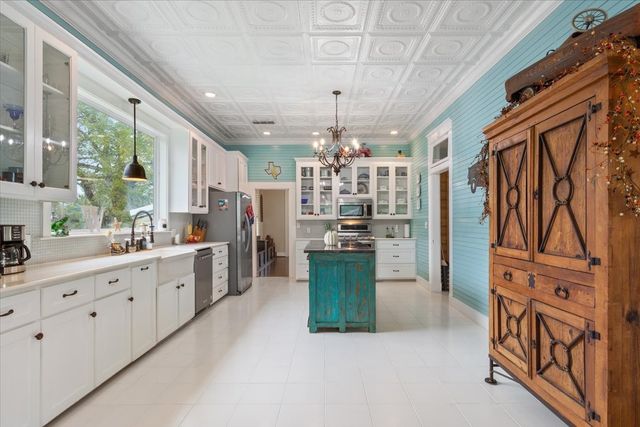 901 N Magnolia Avenue, Hubbard, TX 76648