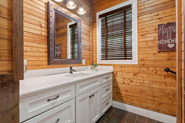 901 N Magnolia Avenue, Hubbard, TX 76648