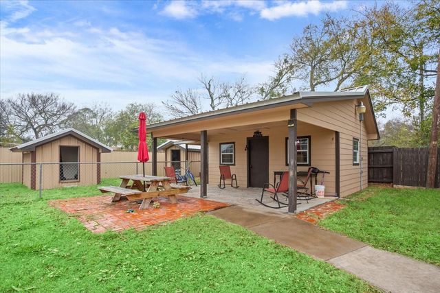 901 N Magnolia Avenue, Hubbard, TX 76648